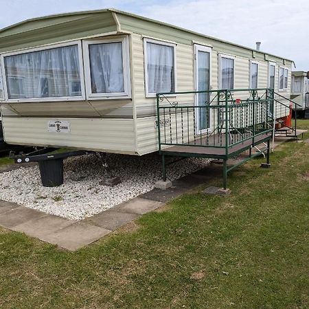 L&G Family Holidays 6 Berth Coral Beach Laura Familys Only And Lead Person Must Be Over 30 Ingoldmells Buitenkant foto